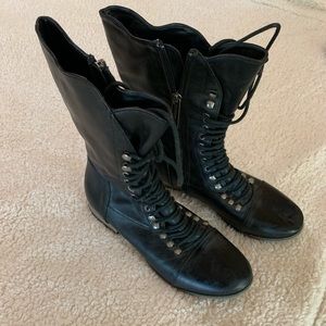 Breckelle’s Black Boots